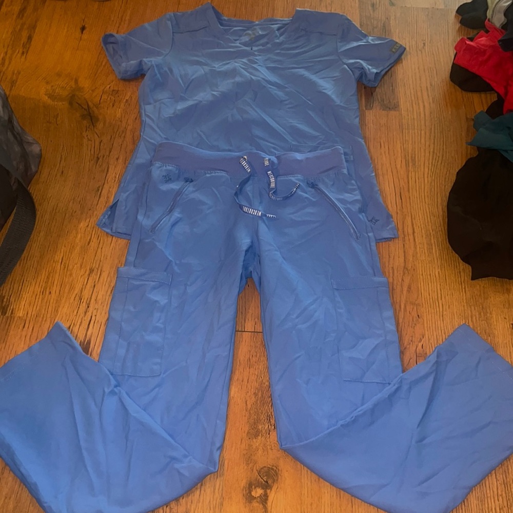 Size small med couture scrub set